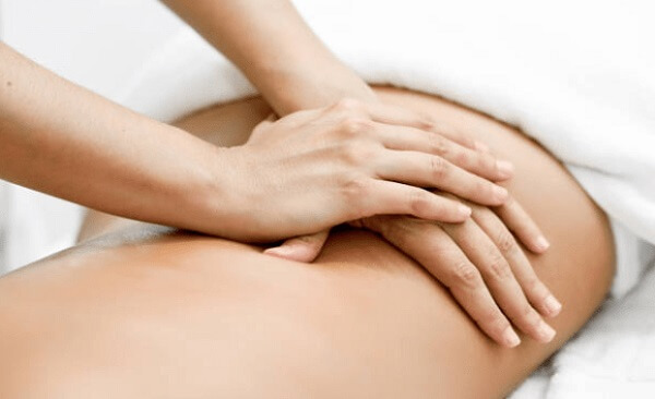 Khi bị đau bụng thì nên massage bấm huyệt nào?