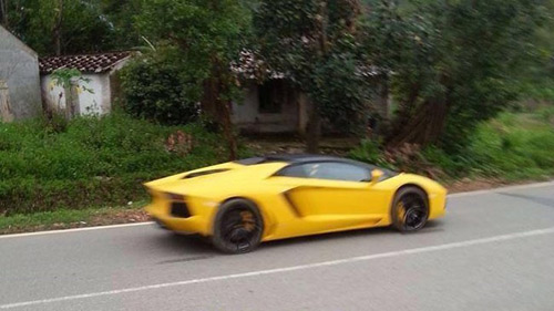 Lamborghini Aventador màu vàng vừa về Quảng Ninh - 2