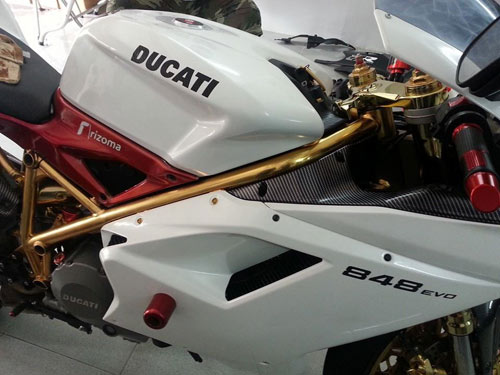 Ducati 848 EVO mạ vàng 24K đầu tiên tại Việt Nam - 6