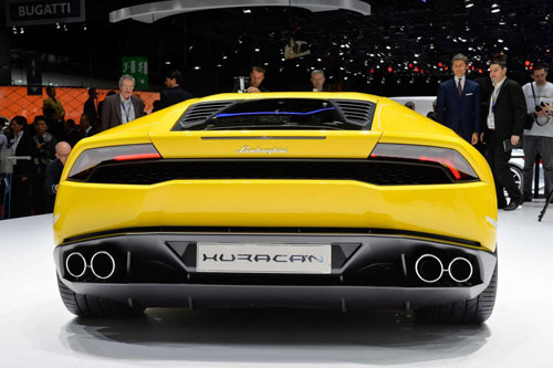 Siêu xe Lamborghini Huracan đọ sức siêu mô tô - 6