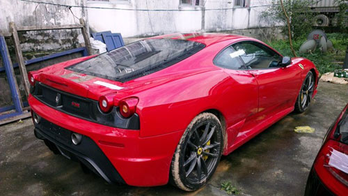 Dàn siêu xe Ferrari phủ bụi ở Việt Nam - 3