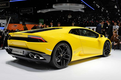 Siêu xe Lamborghini Huracan đọ sức siêu mô tô - 5