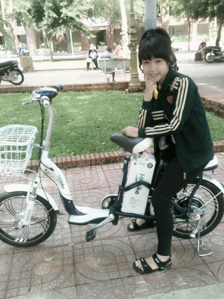 Học sinh thích thú với xe đạp điện của HKbike - 3