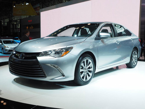 Toyota Camry 2015 chính thức có giá bán - 8