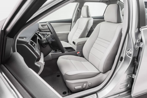 Toyota Camry 2015 chính thức có giá bán - 6