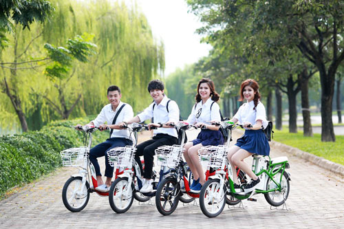 Tại sao học sinh ngày nay thích đi xe đạp điện?