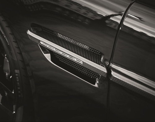 Aston Martin Vanquish Carbon Black đẹp mê mẩn - 12