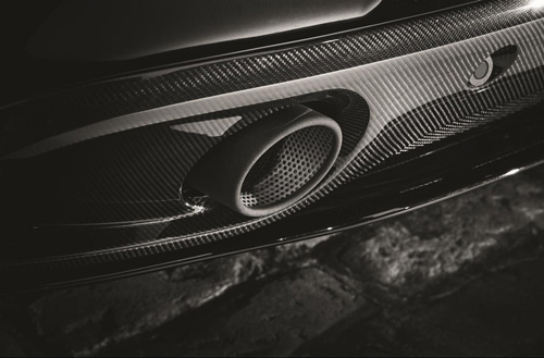 Aston Martin Vanquish Carbon Black đẹp mê mẩn - 11
