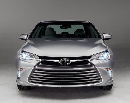 Toyota Camry 2015 chính thức có giá bán - 7