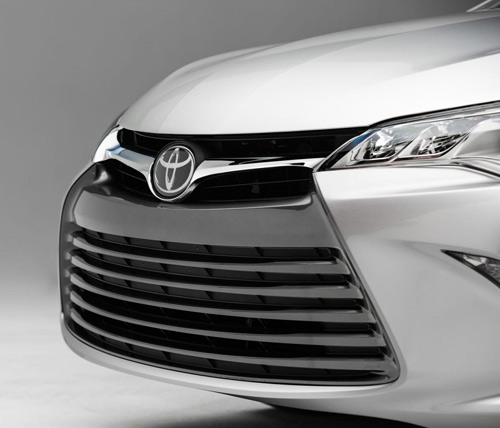Toyota Camry 2015 chính thức có giá bán - 12
