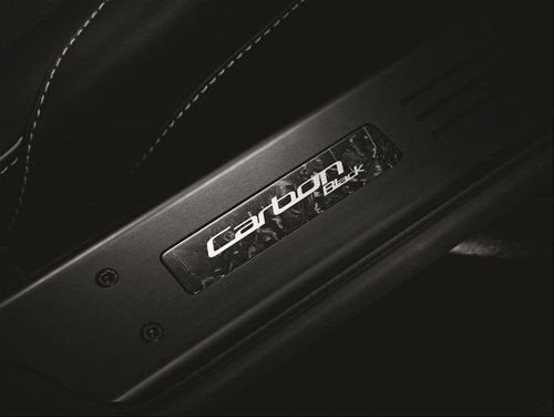 Aston Martin Vanquish Carbon Black đẹp mê mẩn - 3