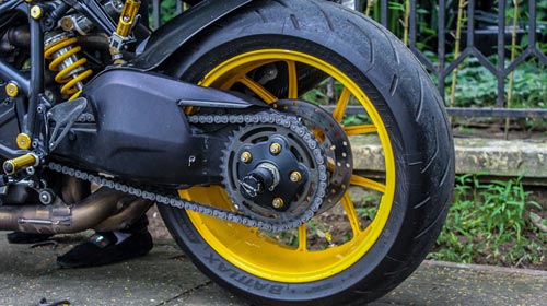 Ducati Streetfighter 848 lột xác với “bộ đồ” hàng hiệu - 5