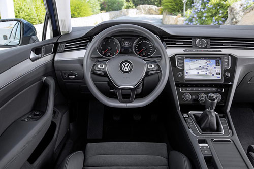 Volkswagen Passat 2015 đầu tiên đến tay khách hàng - 8