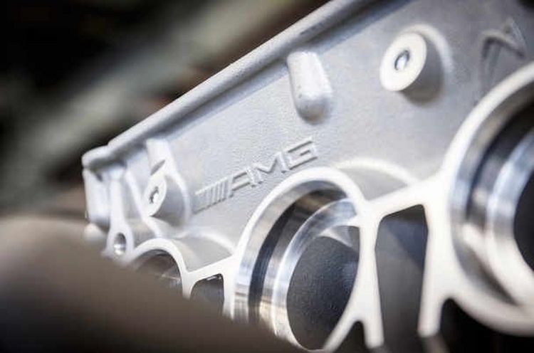 Mercedes thay động cơ mới thách thức Nissan GTR - 6