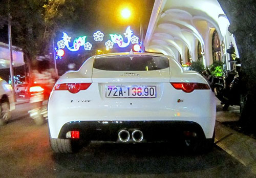 Jaguar F Type S biển Vũng Tàu xuất hiện ở Sài Gòn