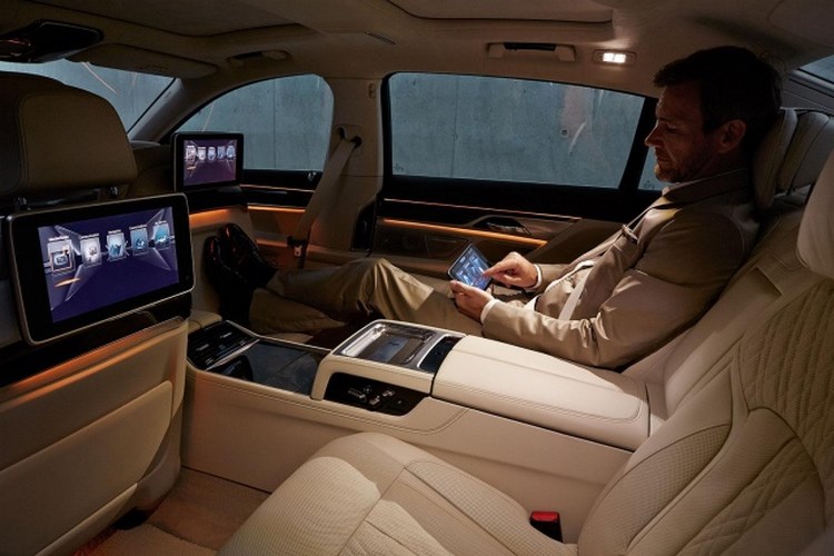 5 công nghệ của BMW 7-Series khiến bạn “sướng như vua”