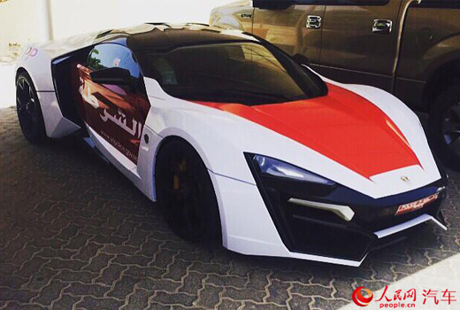 Cảnh sát Dubai 'khoe' siêu xe Lykan Hypersport mới