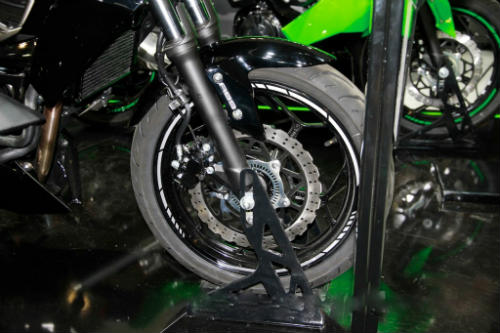 Siêu mô tô Kawasaki Z250SL hầm hố sắp lên kệ - 5
