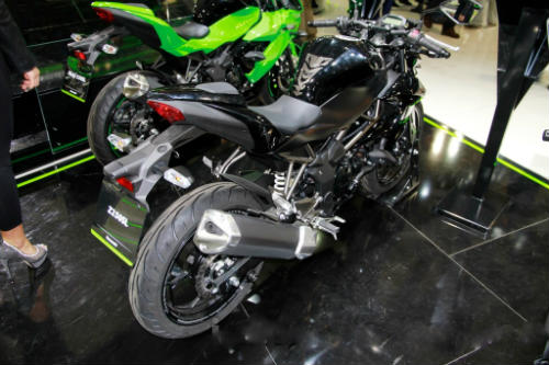 Siêu mô tô Kawasaki Z250SL hầm hố sắp lên kệ - 2