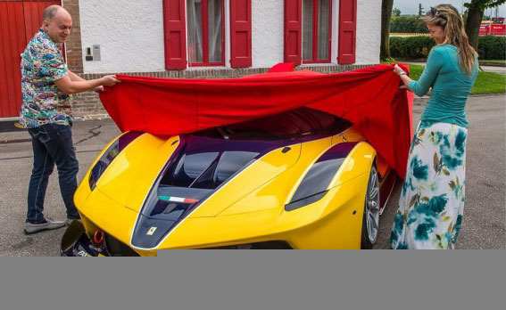 "Sếp" Google chi gần 3 triệu USD mua Ferrari FXX K tặng vợ - 3