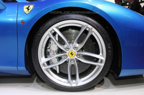 Ra mắt Ferrari 488 Spider - Mẫu xe nhanh nhất trong lịch sử hãng - 5