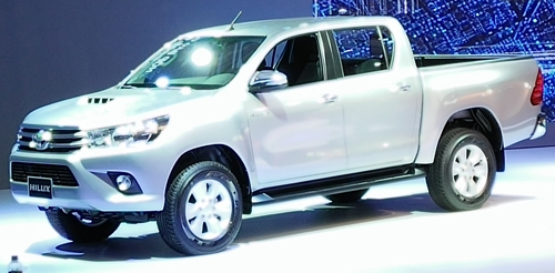 Ra mắt xe bán tải Toyota Hilux 2015, có bản số tự động