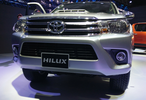 Ra mắt xe bán tải Toyota Hilux 2015, có bản số tự động - 6