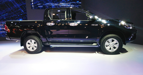 Ra mắt xe bán tải Toyota Hilux 2015, có bản số tự động - 5