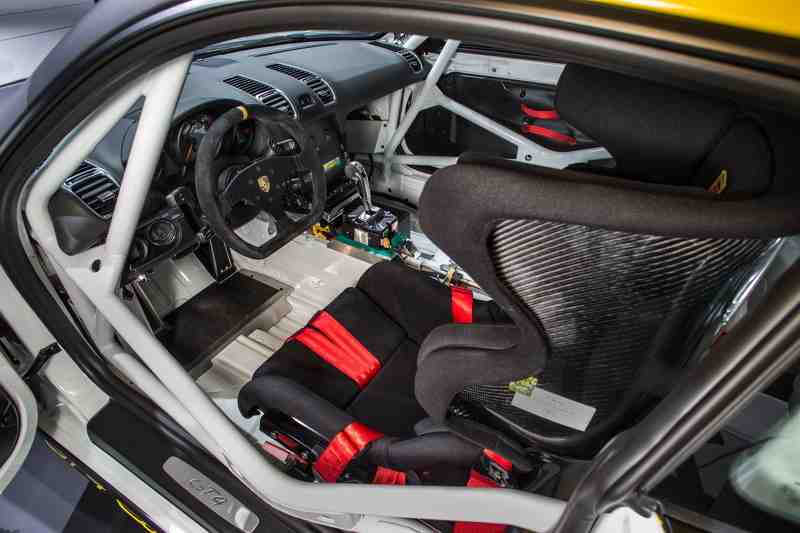 Ra mắt Porsche Cayman GT4 Clubsport mới - 4