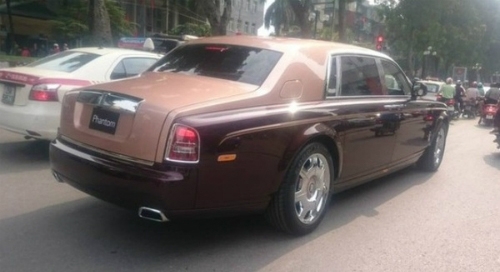 Rolls-Royce Phantom Lửa thiêng 50 tỷ "náo loạn" đường phố HN - 2