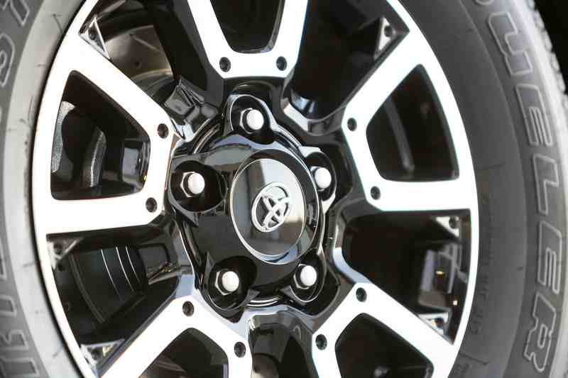 Soi mẫu Toyota Tundrasine Concept mới đầy phá cách - 3