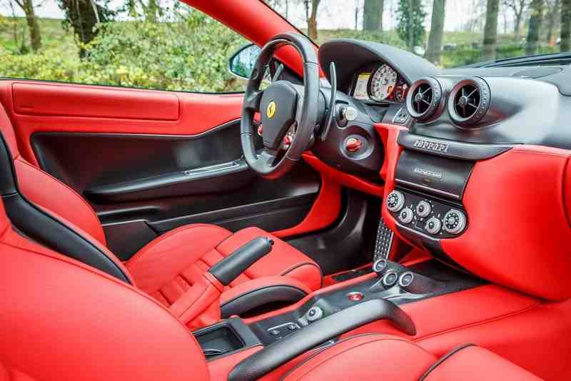 Mức giá "sốc" của siêu xe Ferrari 599 GTO 2011 - 6