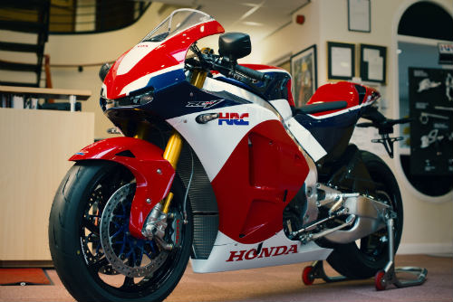 Siêu môtô Honda giá 5 tỷ đồng có chủ nhân đầu tiên - 2