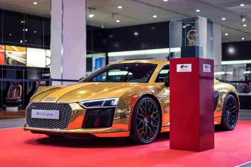 Đã mắt với chiếc Audi R8 V10 Plus thế hệ thứ hai "toàn vàng" - 4