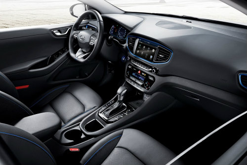 Hyundai Ioniq thách thức các mẫu xe công nghệ cao - 2