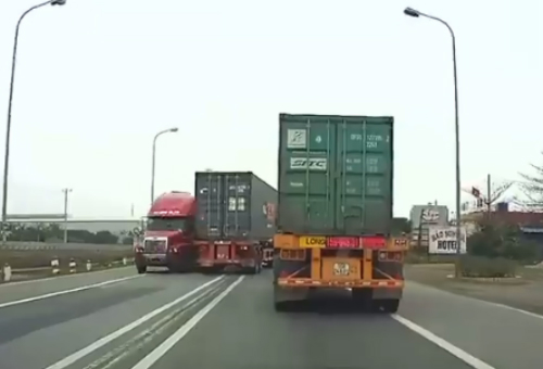 Container vượt ẩu thoát hiểm trong gang tấc
